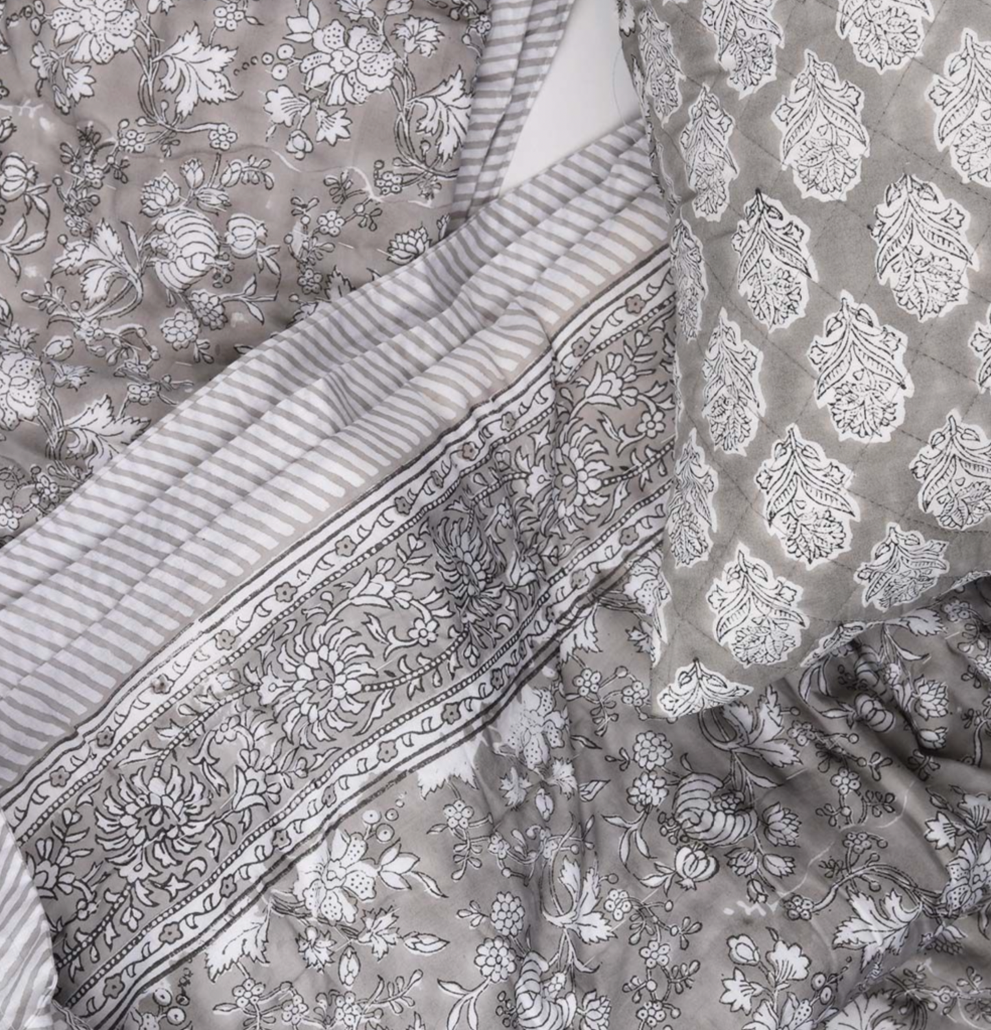 GREY PRINT FLORAL RAHUL QUILT 250 X 260