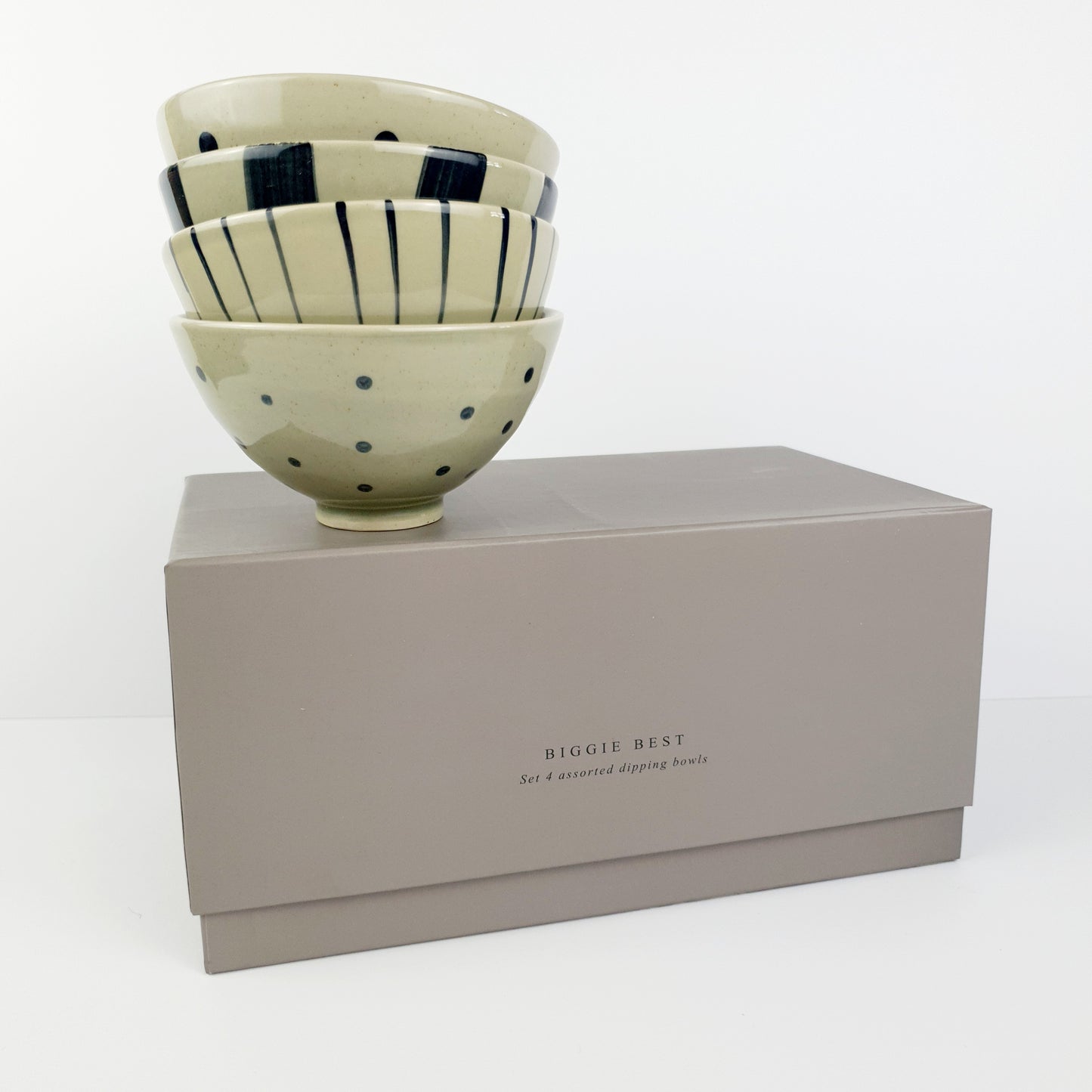 Grey Gift Box of 4 Ceramic Bowls