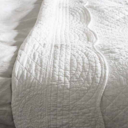 White Vintage Stitched Quilted Bedspread